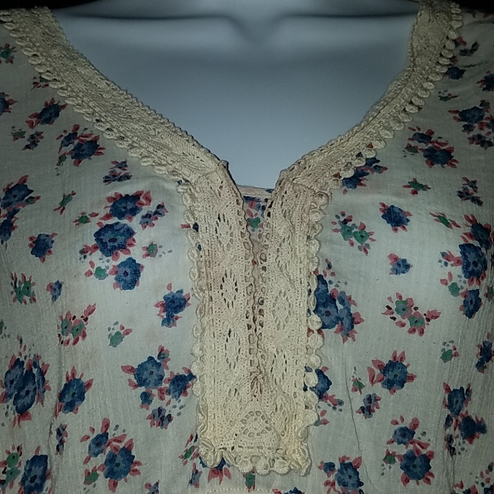 Decree blouse - Picture 3 of 4